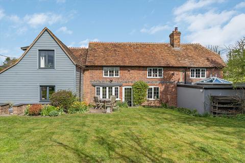 5 bed property, in Main Street, £1,295,000