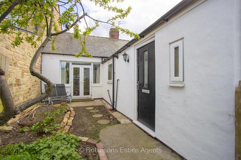 1 bed property, in Newcastle Terrace, £100,000