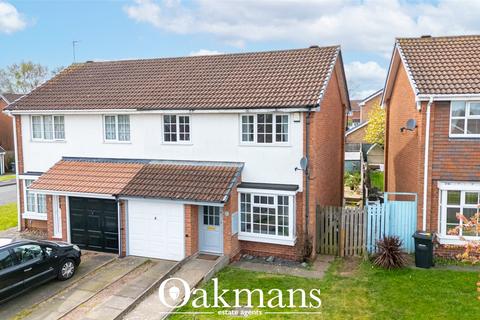 3 bed property, in Bradshawe Close, £290,000