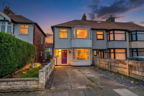 3 bed property, in Repton Avenue, £115,000