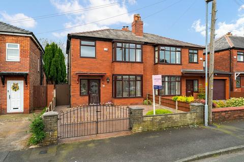 3 bed property, in Charles Street, £240,000