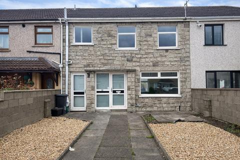 3 bed property, in Southville Road, £148,000