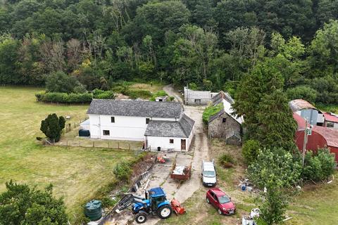 6 bed property, in Bangor Teifi SA44, £595,000