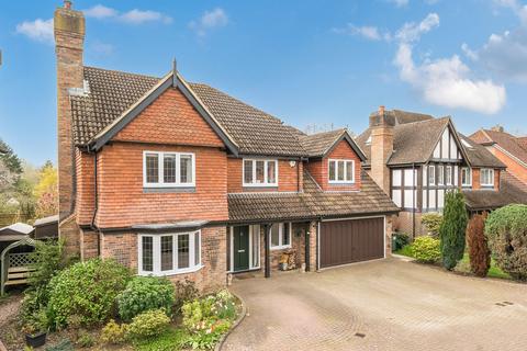 5 bed property, in Church Close, £850,000