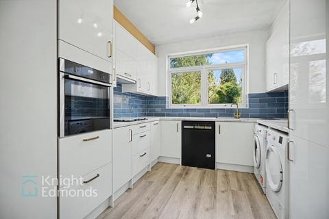 4 bed property, in Square Hill Road, £500,000