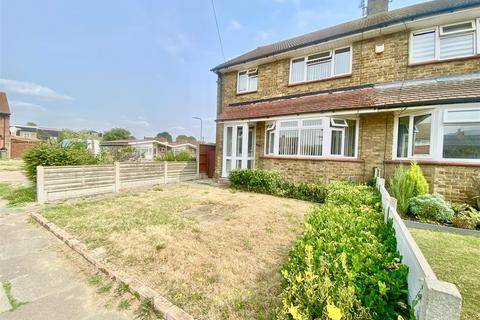 3 bed property, in Canterbury Avenue, £260,000