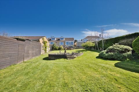 4 bed property, in Broadshard, £750,000