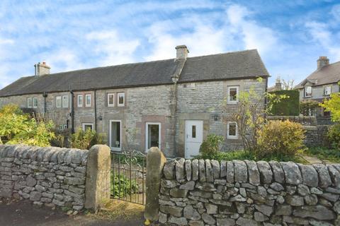 2 bed property, in Alport Lane, £210,000
