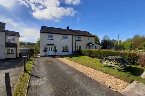 3 bed property, in Cray, £215,000