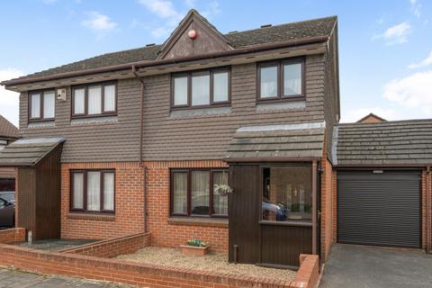 3 bed property, in Margaret Gardner Drive, £490,000