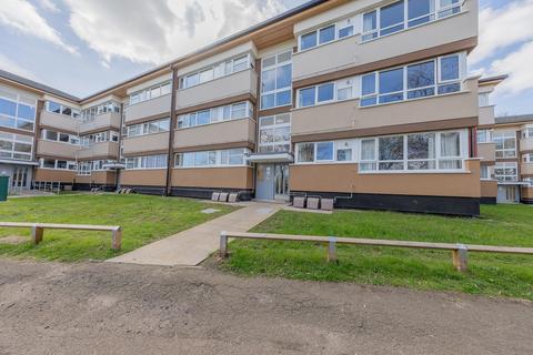 1 bed property, in Grendon Road, £80,000