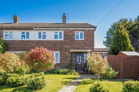 3 bed property, in Merrow, £585,000