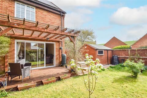 2 bed property, in Cherry Orchard, £300,000