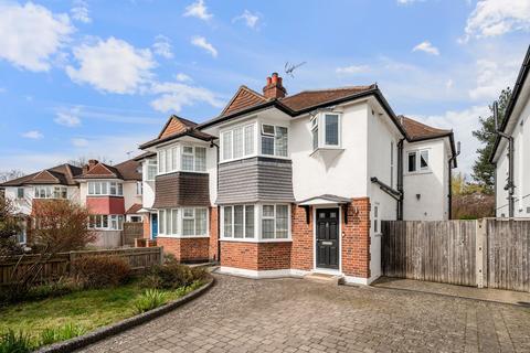 4 bed property, in Rectory Close, £1,250,000