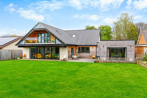 5 bed property, in Palace Road, £985,000