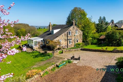 3 bed property, in Middle Handley, £750,000