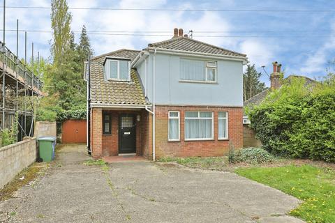 4 bed property, in Dereham Road, £250,000