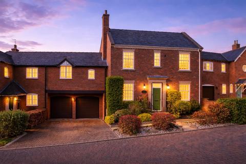 5 bed property, in Cedarwood Court, £895,000