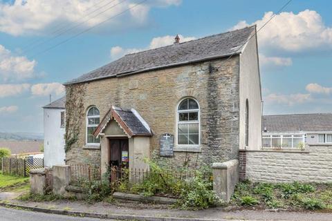 Studio, in Worrall Hill, £150,000