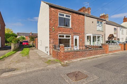 3 bed property, in Victoria Road, £155,000