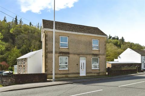 2 bed property, in Bethel Road, £160,000
