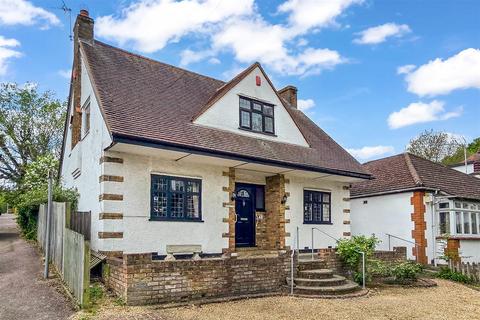 3 bed property, in Tolmers Road, £849,950