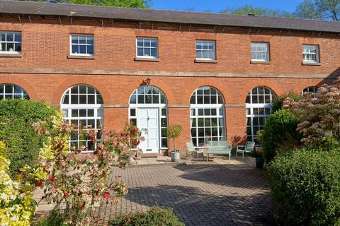 3 bed property, in The Courtyard, £599,950