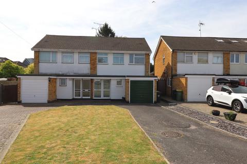 3 bed property, in The Paddocks, £425,000