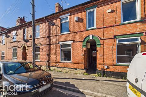 2 bed property, in Tealby Street, £140,000