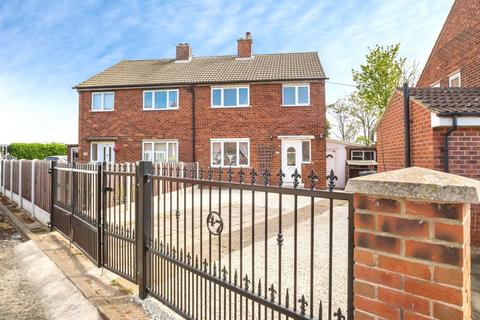 3 bed property, in Whinside Crescent, £160,000