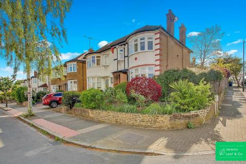 3 bed property, in Brent Way, £815,000