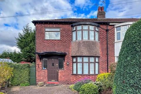 3 bed property, in Southgate, £370,000
