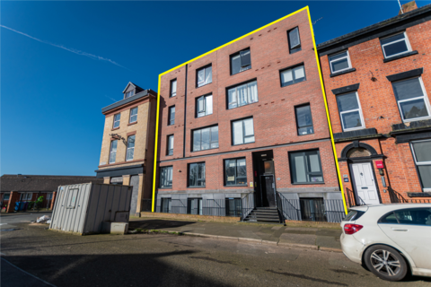 1 bed property, in a Upper Hill Street, £12,000