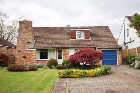 4 bed property, in Vicarage Hill, £725,000