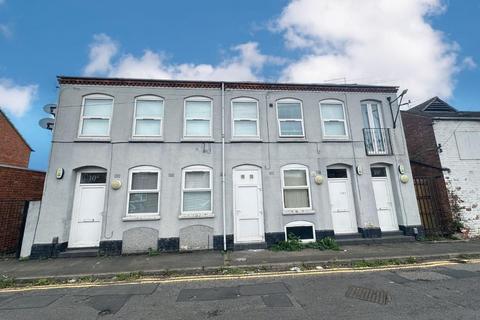 3 bed property, in South Street, £395,000