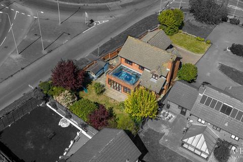 4 bed property, in Antelope Avenue, £625,000