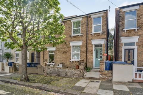 5 bed property, in London NW10, £900,000