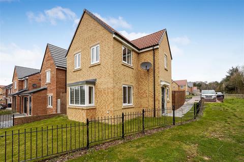 3 bed property, in Birch Way, £220,000