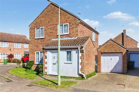 3 bed property, in Barn Close, £375,000