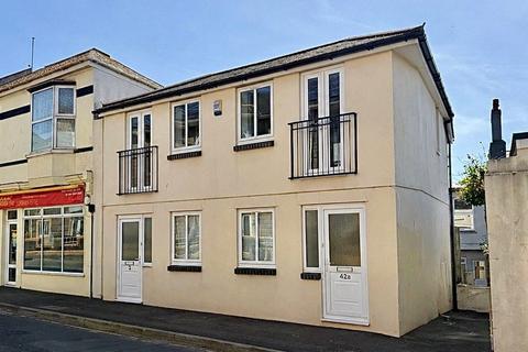 2 bed property, in Regent Street, £150,000