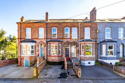 3 bed property, in Ashfield Road, £425,000