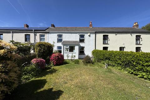 2 bed property, in Old Carnon Hill, £360,000