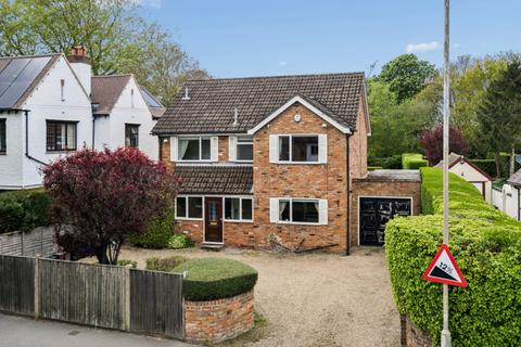 3 bed property, in Kingsway, £1,000,000