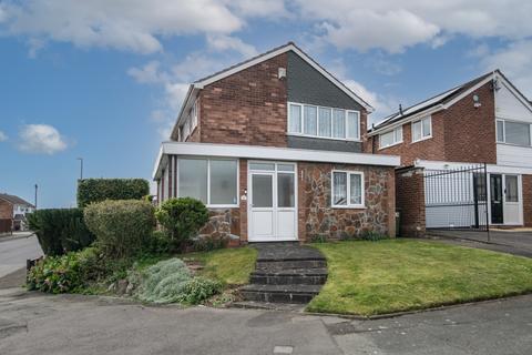 3 bed property, in Lea Green Avenue, £300,000