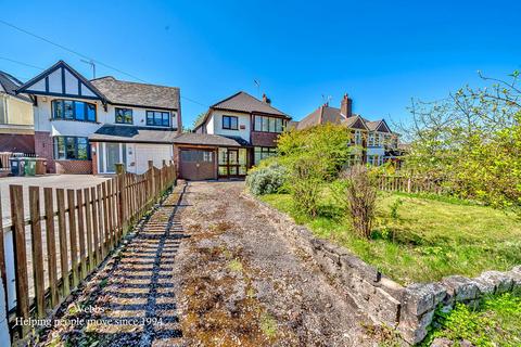 3 bed property, in Stafford Road, £350,000