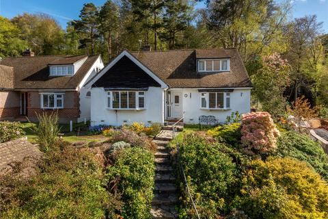 3 bed property, in Denfield, £695,000