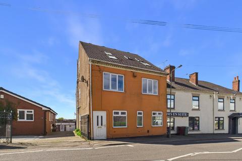 7 bed property, in Main Street, £260,000