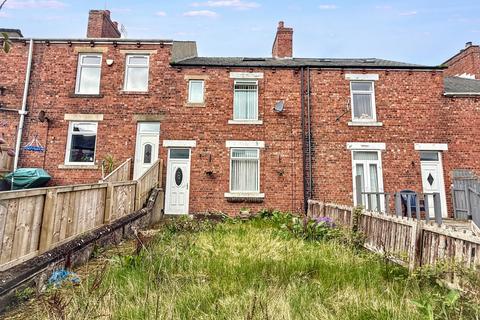 2 bed property, in Surtees Terrace, £55,000
