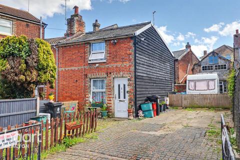 2 bed property, in Station Street, £210,000