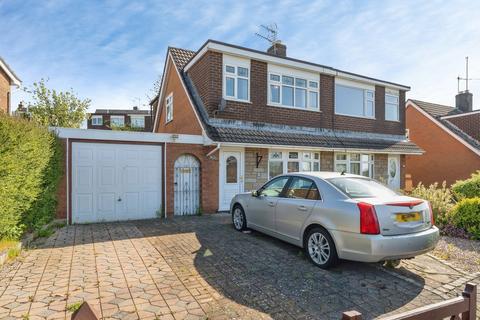 3 bed property, in Heol Fammau, £190,000